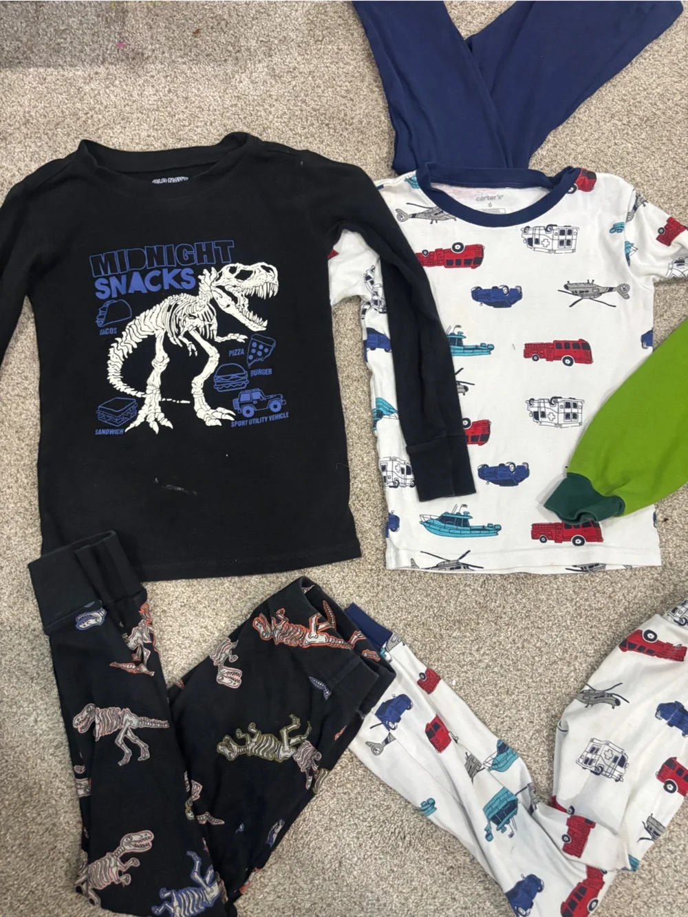 Lot of boy long sleeve pajama sets size 6/6T dinosaur  pajamas Old Navy pajamas